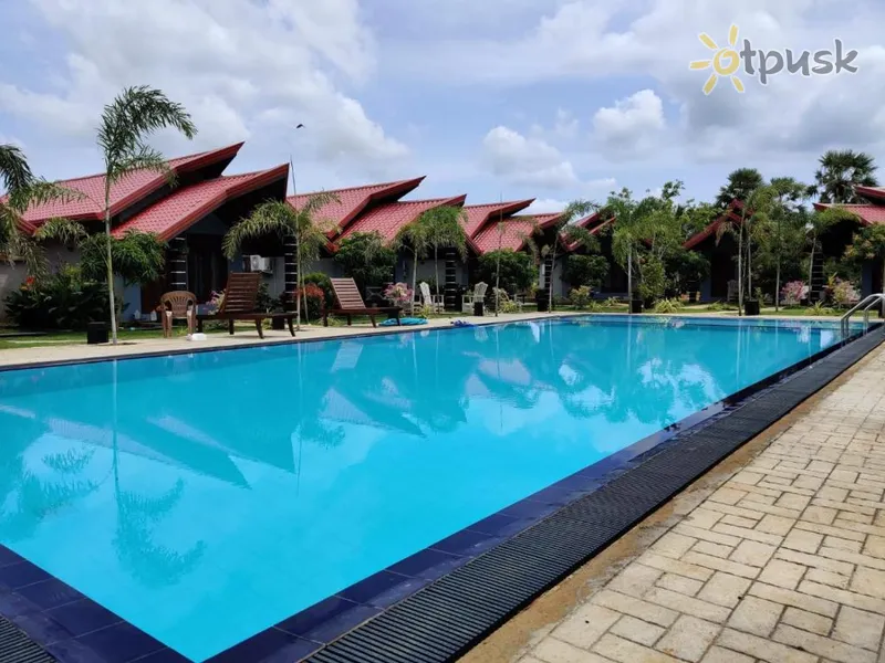 Фото отеля Anukama Resort 3* Trincomalee Šri Lanka išorė ir baseinai