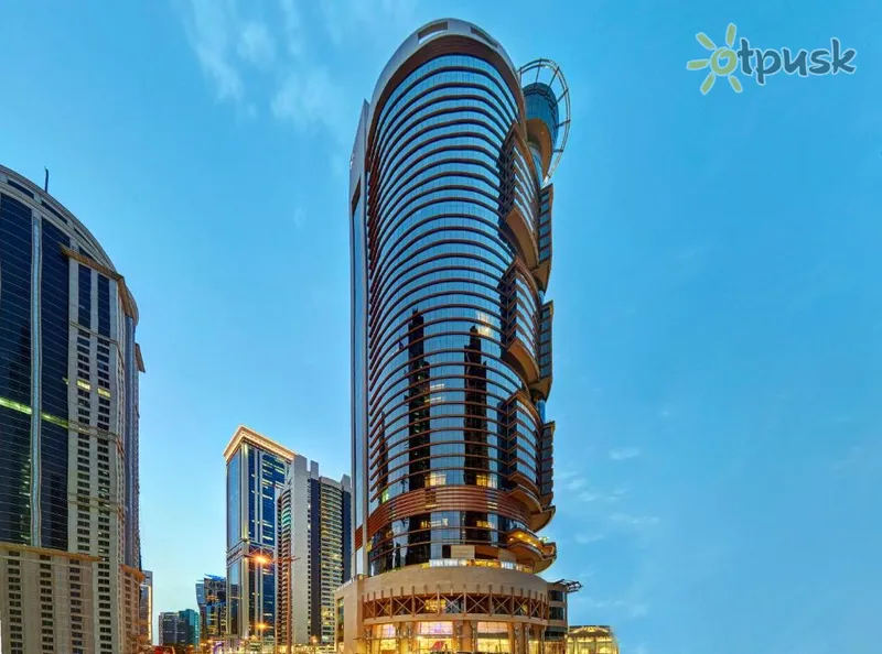 Фото отеля Crowne Plaza Doha West Bay 5* Доха Катар экстерьер и бассейны