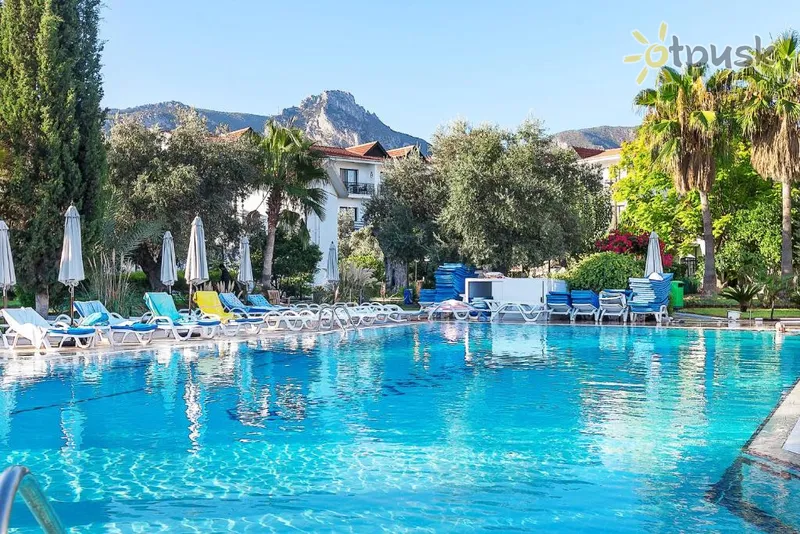Фото отеля The Ship Inn & Villas 3* Кірінія Кіпр екстер'єр та басейни