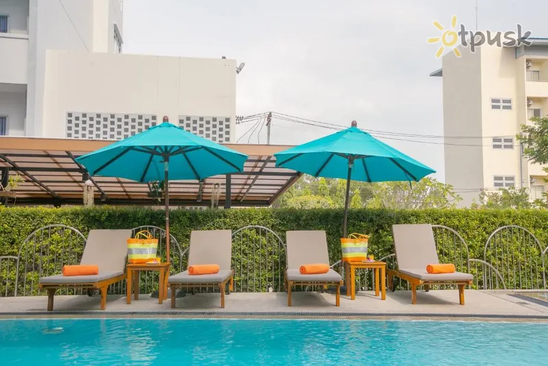 Фото отеля Recenta Suite Phuket Suanluang 4* о. Пхукет Таїланд екстер'єр та басейни
