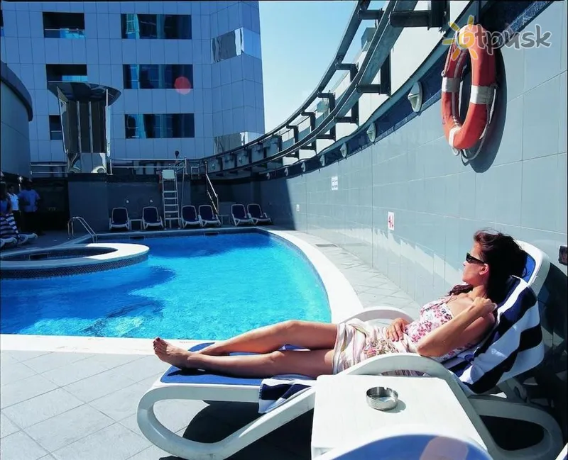 Фото отеля Royal Concorde Hotel & Suites 4* Дубай ОАЭ экстерьер и бассейны