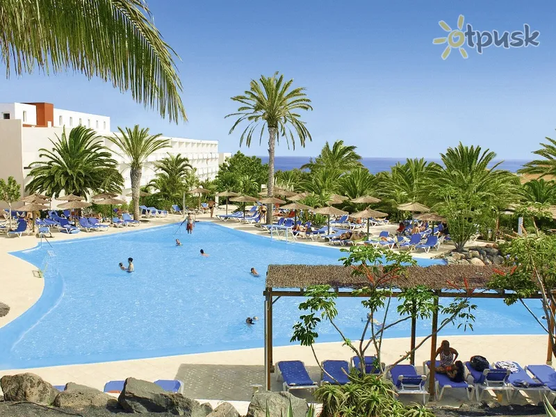 Фото отеля Allsun Hotel Esquinzo Beach 4* par. Fuerteventura (Kanāriju salas) Spānija ārpuse un baseini
