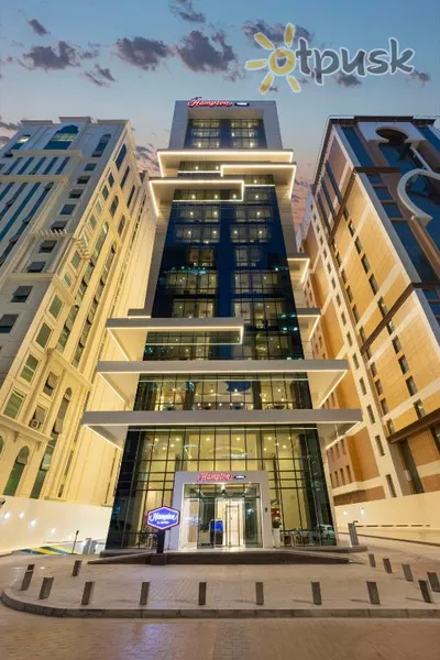Фото отеля Hampton by Hilton Doha Old Town 3* Doha Katara ārpuse un baseini