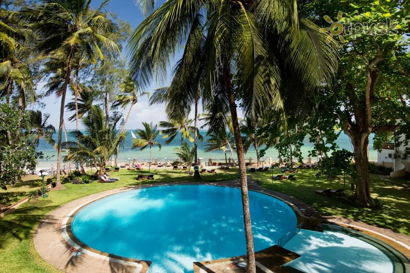 Фото отеля Neptune Beach Resort 4* Момбаса Кения экстерьер и бассейны