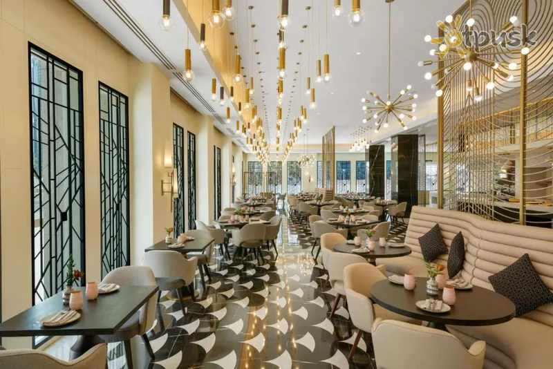 Фото отеля Wyndham Grand Doha West Bay Beach 5* Доха Катар бари та ресторани
