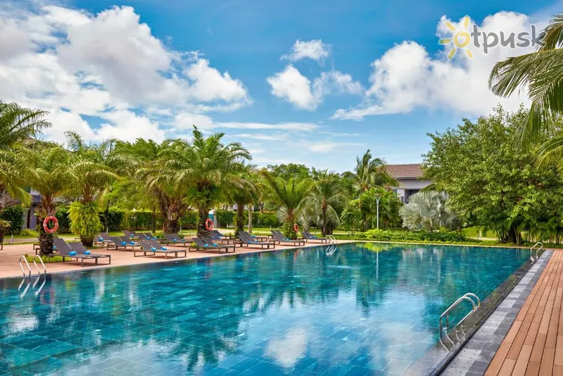 Фото отеля Best Western Premier Sonasea Villas Phu Quoc 5* о. Фукуок Вьетнам экстерьер и бассейны