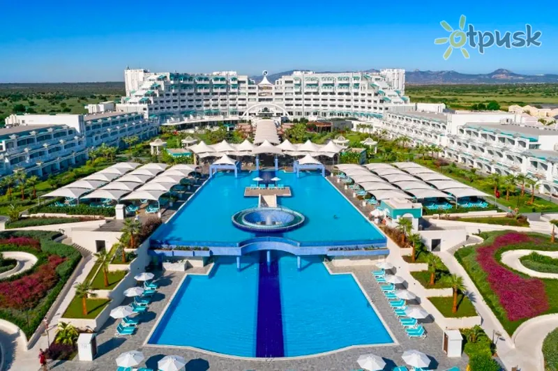 Фото отеля Limak Cyprus Deluxe 5* Famagusta Kipras išorė ir baseinai