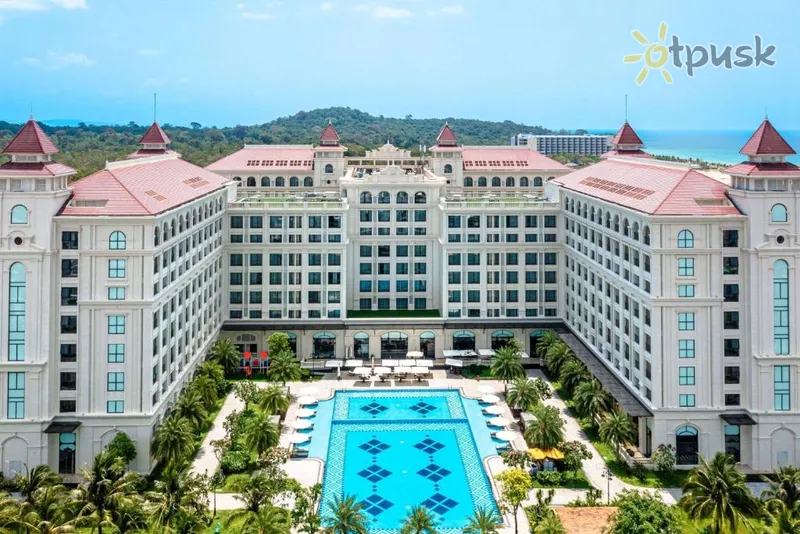 Фото отеля Wyndham Garden Grandworld Phu Quoc 4* о. Фукуок Вьетнам экстерьер и бассейны