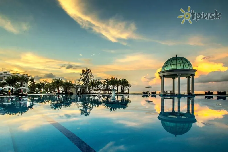 Фото отеля Sheraton Phu Quoc Long Beach Resort 5* о. Фукуок Вьетнам экстерьер и бассейны