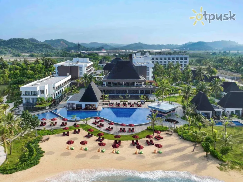 Фото отеля Pullman Lombok Merujani Mandalika Beach Resort 5* apie. Lombokas Indonezija išorė ir baseinai