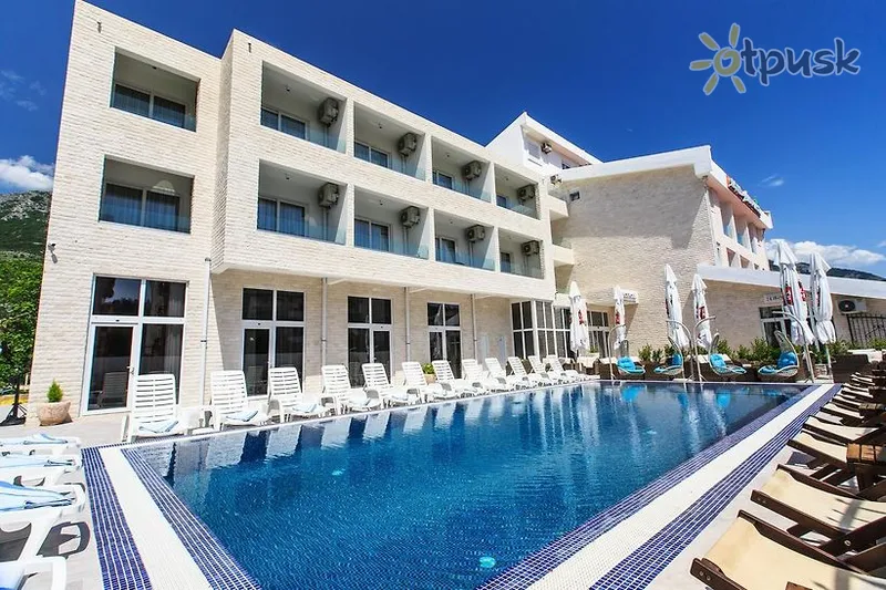 Фото отеля Akapulco Hotel 3* Sutomore Juodkalnija išorė ir baseinai