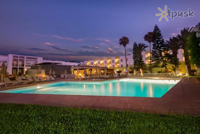 Фото отеля Livvo Corralejo Beach Hotel 4* о. Фуертевентура (Канари) Іспанія екстер'єр та басейни