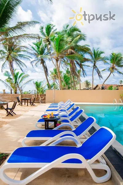 Фото отеля Nico Beach Hotel 3* Hikaduva Šri Lanka išorė ir baseinai