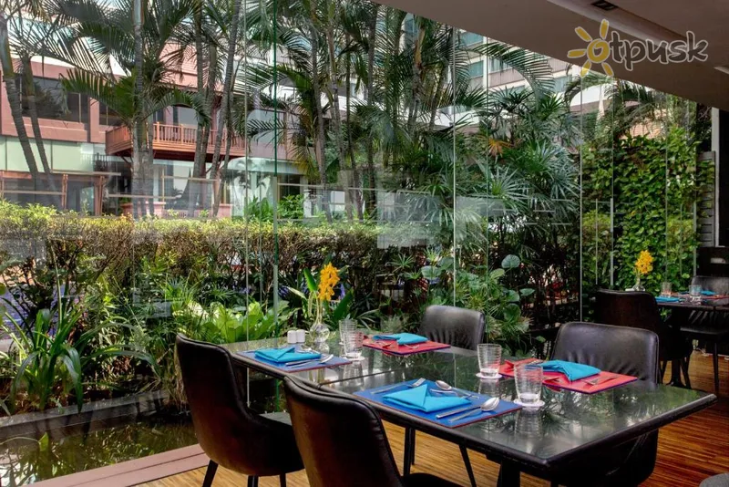 Фото отеля Ramada Plaza by Wyndham Bangkok Menam Riverside 5* Бангкок Таиланд бары и рестораны