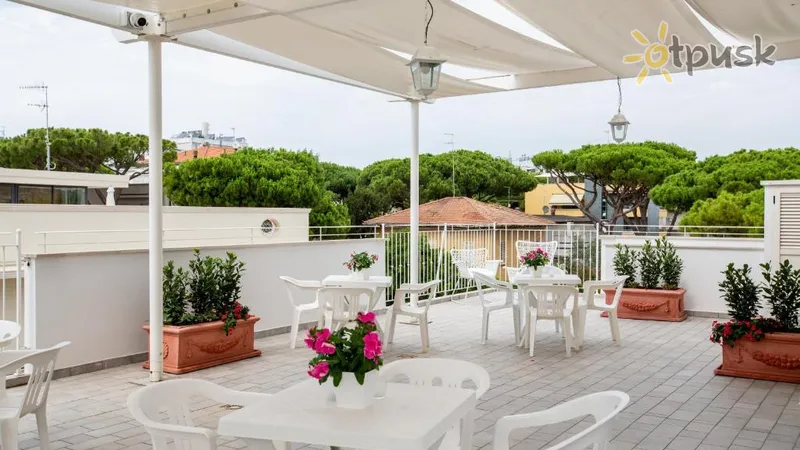 Фото отеля BeYou Hotel Villa Rosa 3* Rimini Itālija ārpuse un baseini