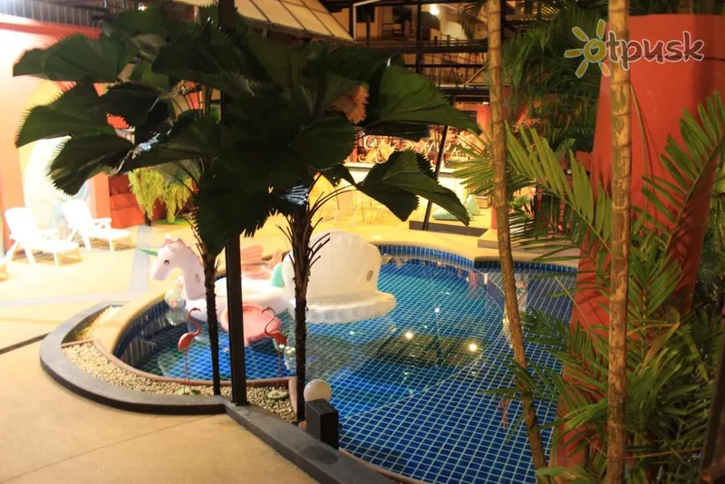 Фото отеля Kudos Boutique Pattaya 4* Паттайя Таїланд екстер'єр та басейни