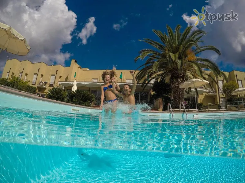 Фото отеля Le Acacie Hotel & Residence 4* о. Сардинія Італія екстер'єр та басейни