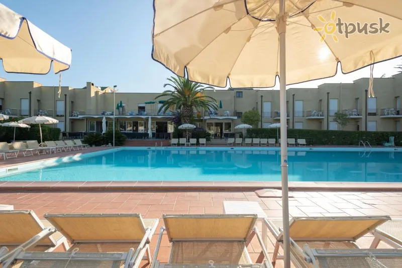 Фото отеля Le Acacie Hotel & Residence 4* о. Сардинія Італія екстер'єр та басейни
