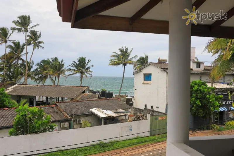 Фото отеля Mirissa Ocean Breeze Hotel 2* Mirissa Šri Lanka išorė ir baseinai