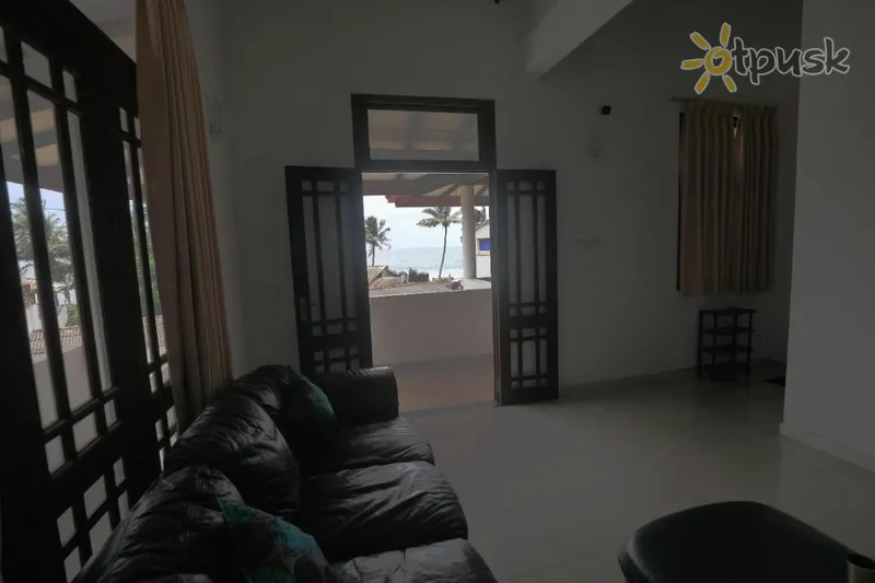 Фото отеля Mirissa Ocean Breeze Hotel 2* Мирисса Шри-Ланка лобби и интерьер
