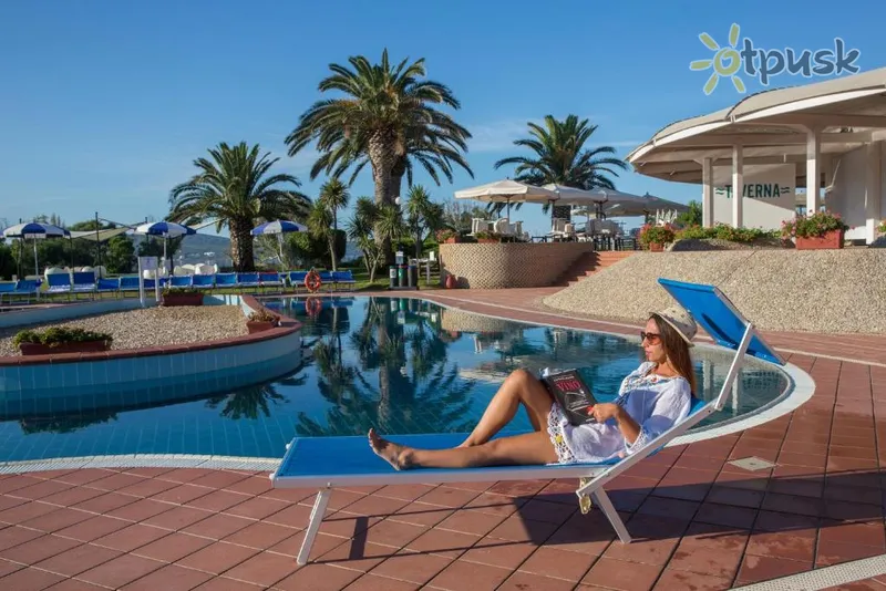 Фото отеля Baia Di Conte 4* о. Сардинія Італія екстер'єр та басейни