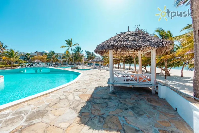 Фото отеля Twiga Beach Resort & Spa 4* Малінді Кенія екстер'єр та басейни