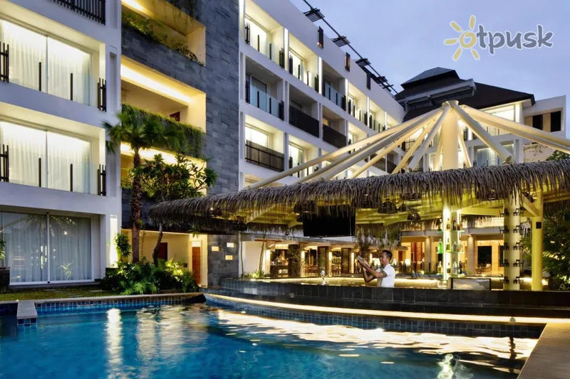 Фото отеля Fairfield by Marriott Bali Legian 4* Денпасар (о. Бали) Индонезия экстерьер и бассейны