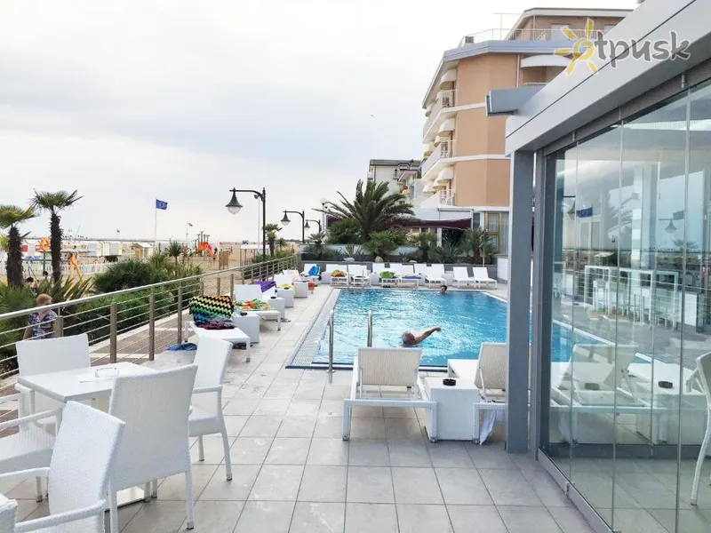 Фото отеля Delle Nazioni Hotel 3* Венеція Італія екстер'єр та басейни