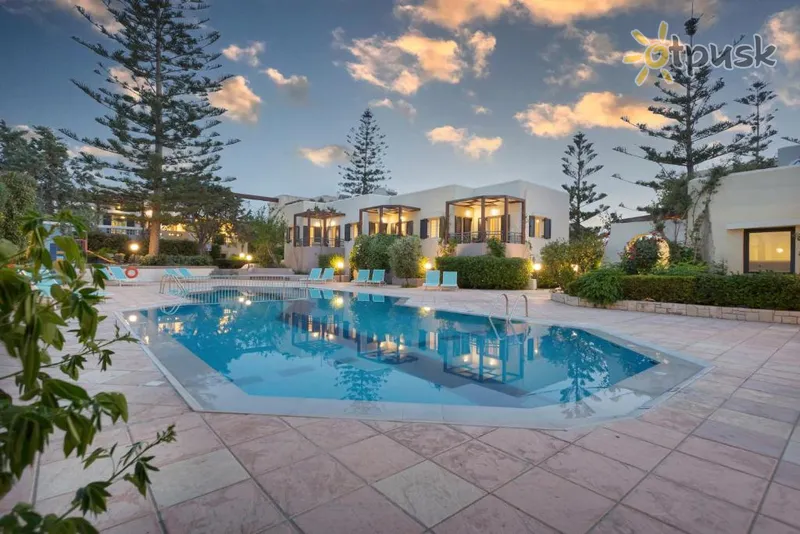 Фото отеля Your Memories Hotel 2* о. Крит – Іракліон Греція екстер'єр та басейни