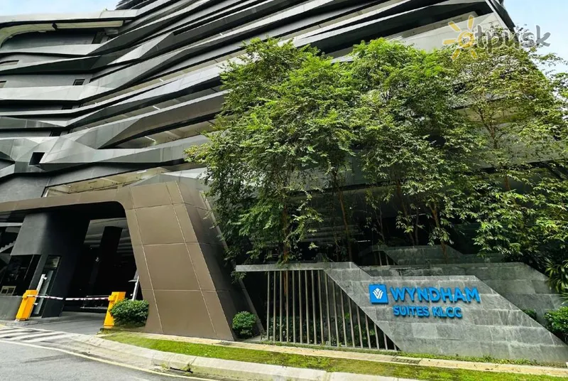 Фото отеля Wyndham Suites KLCC 4* Куала Лумпур Малайзія екстер'єр та басейни