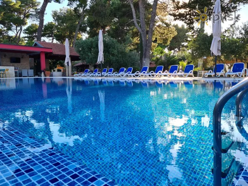 Фото отеля Mediterranean Village San Antonio 3* Біоград Хорватія екстер'єр та басейни