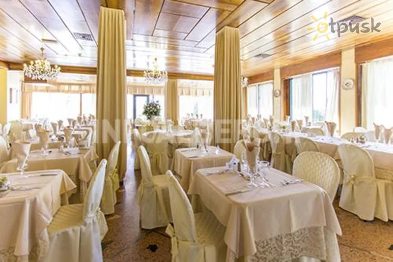 Фото отеля Spiaggia Marconi Hotel  3* Rimini Itālija bāri un restorāni