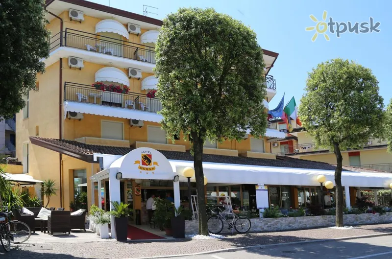 Фото отеля Berna Hotel 3* Lido di Jesolo Italija išorė ir baseinai