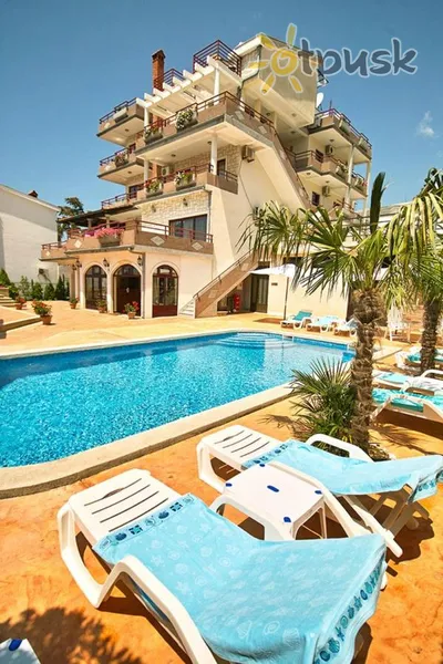 Фото отеля Kleopatra Hotel 3* Ульцинь Чорногорія екстер'єр та басейни