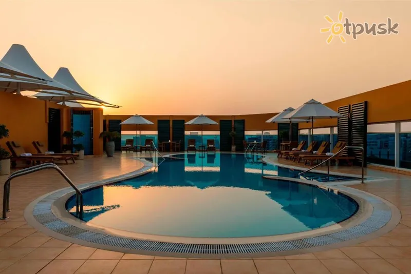 Фото отеля Four Points by Sheraton Bur Dubai 4* Дубай ОАЕ екстер'єр та басейни