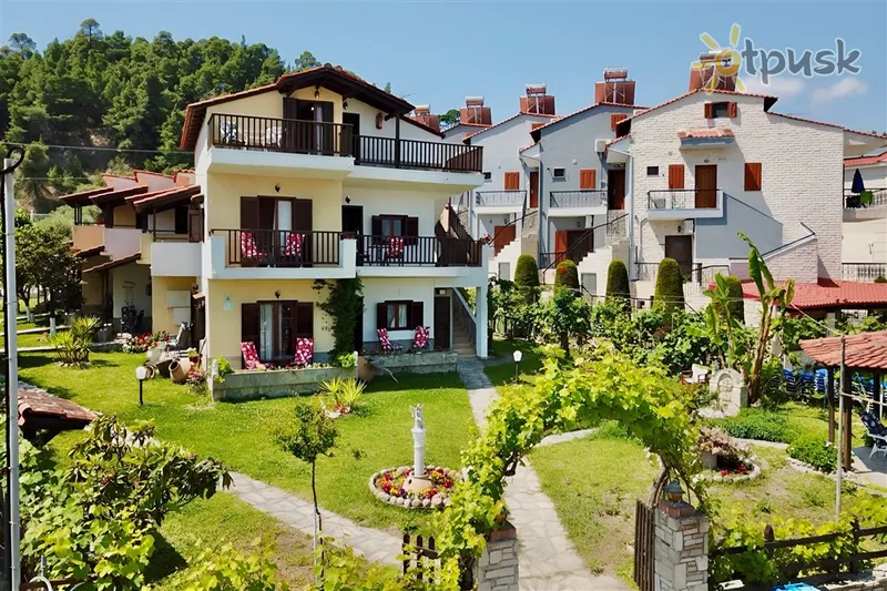 Фото отеля Foula Garden Front Apartments 3* Halkidiki — Kasandra Grieķija ārpuse un baseini