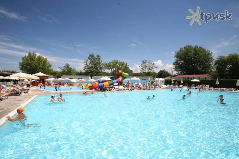 Фото отеля Butterfly Camping Village 4* оз. Гарда Италия экстерьер и бассейны