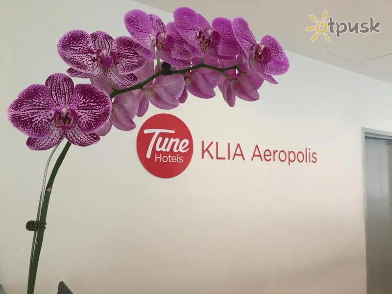 Фото отеля Tune Hotel KLIA Aeropolis 3* Kualalumpura Malaizija vestibils un interjers