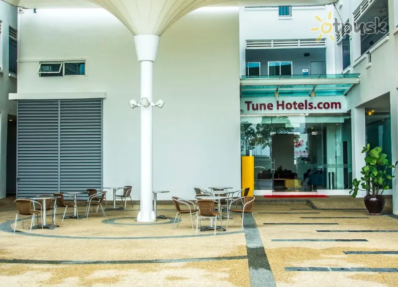 Фото отеля Tune Hotel KLIA Aeropolis 3* Kvala Lumpūras Malaizija išorė ir baseinai