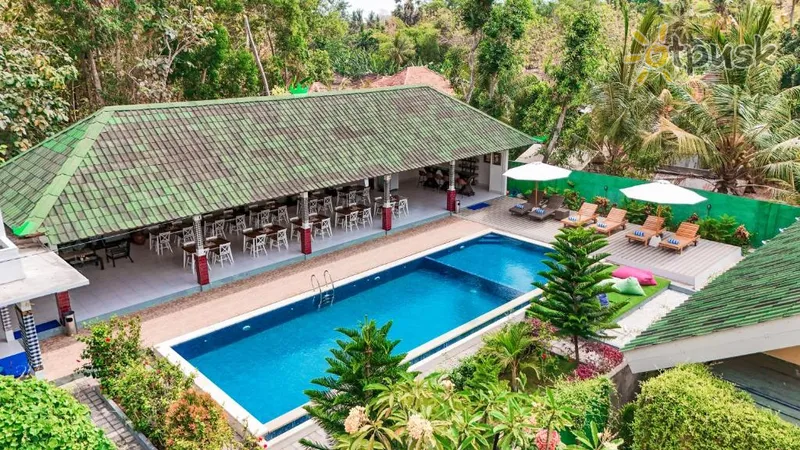 Фото отеля Kesari Glory Hotel 3* о. Нуса-Пенида Индонезия экстерьер и бассейны