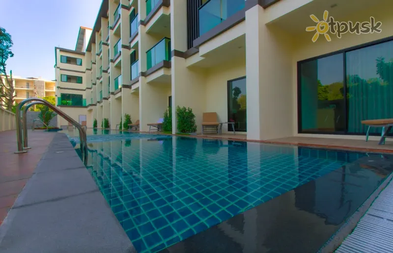 Фото отеля Airport Beach Hotel Phuket 4* о. Пхукет Таиланд экстерьер и бассейны