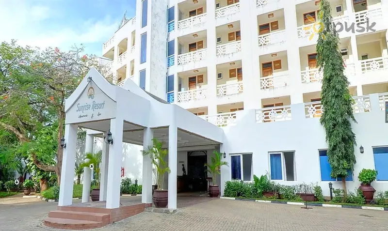 Фото отеля Sunrise Resort Mombasa 2* Момбаса Кения экстерьер и бассейны