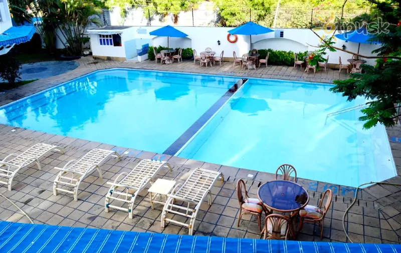 Фото отеля Sunrise Resort Mombasa 2* Момбаса Кения экстерьер и бассейны