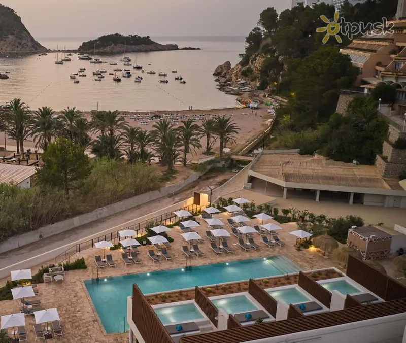 Фото отеля The Club Cala San Miguel Hotel Ibiza, Curio Collection by Hilton 5* Ibiza Ispanija išorė ir baseinai