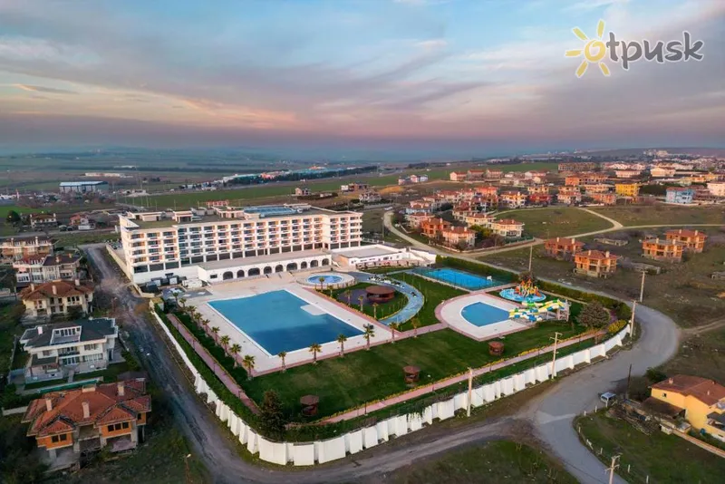 Фото отеля Ramada Plaza by Wyndham Silivri 4* Стамбул Турция экстерьер и бассейны