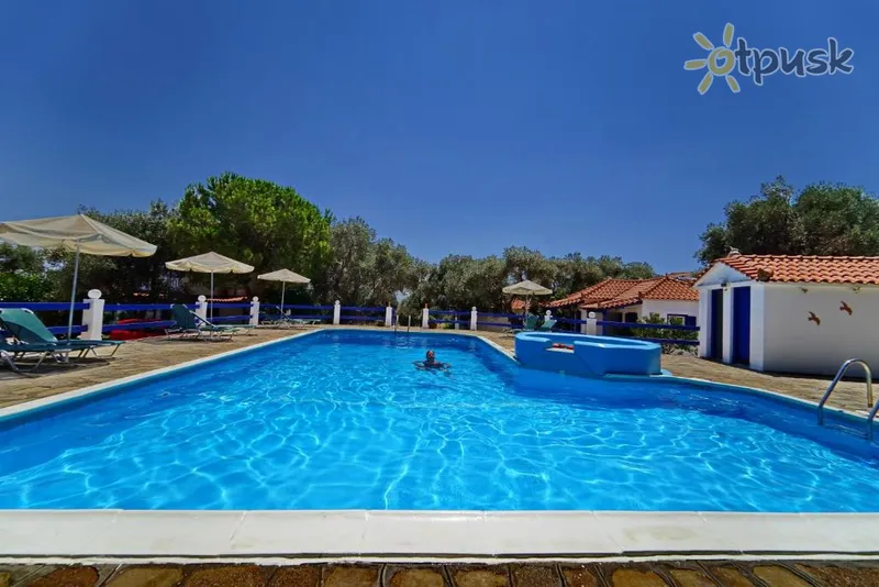 Фото отеля White Rock Apartments 3* par. Samos Grieķija ārpuse un baseini