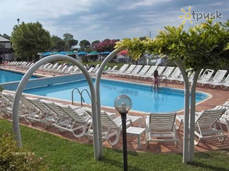 Фото отеля Marina Uno Hotel 4* Lido di Jesolo Italija išorė ir baseinai