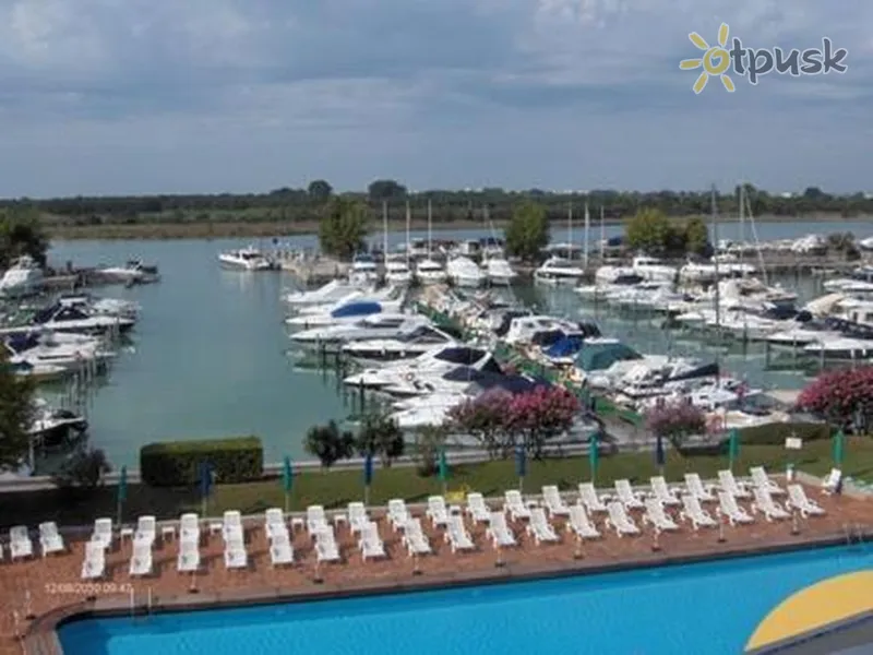 Фото отеля Marina Uno Hotel 4* Lido di Jesolo Italija išorė ir baseinai