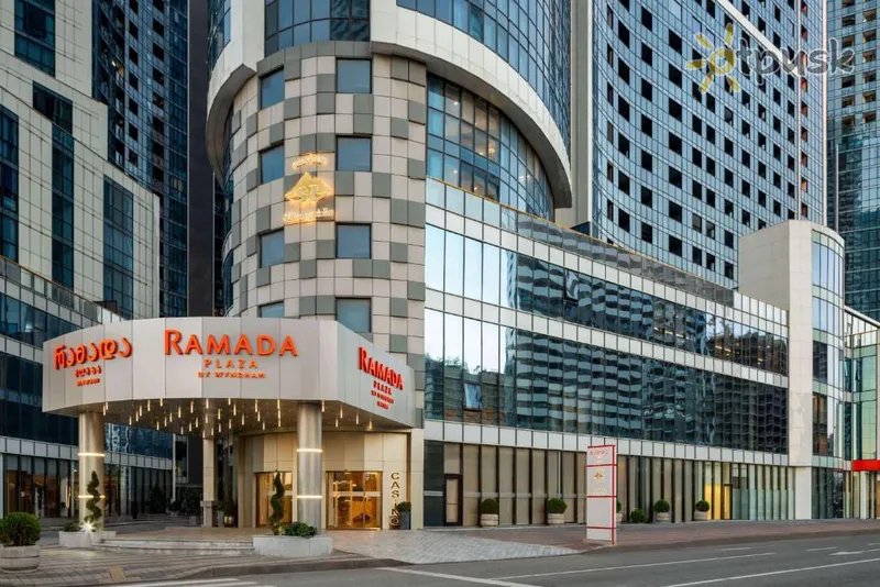 Фото отеля Ramada Plaza by Wyndham Batumi 5* Batumis Gruzija išorė ir baseinai