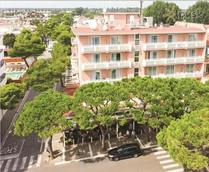 Фото отеля D'Annunzio Hotel 3* Lido di Jesolo Italija išorė ir baseinai